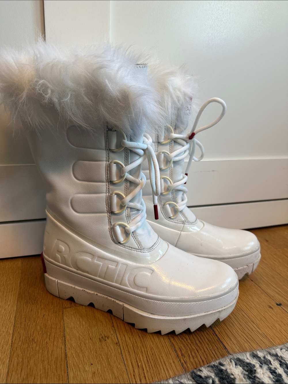 Sorel White Faux Fur Lined Boot Interior